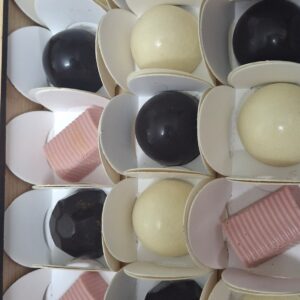 كوليكشن ميلانو الخشبي الكبير – صندوق ١٥ حبة | Milano Luxury Wooden Box – Box of 15